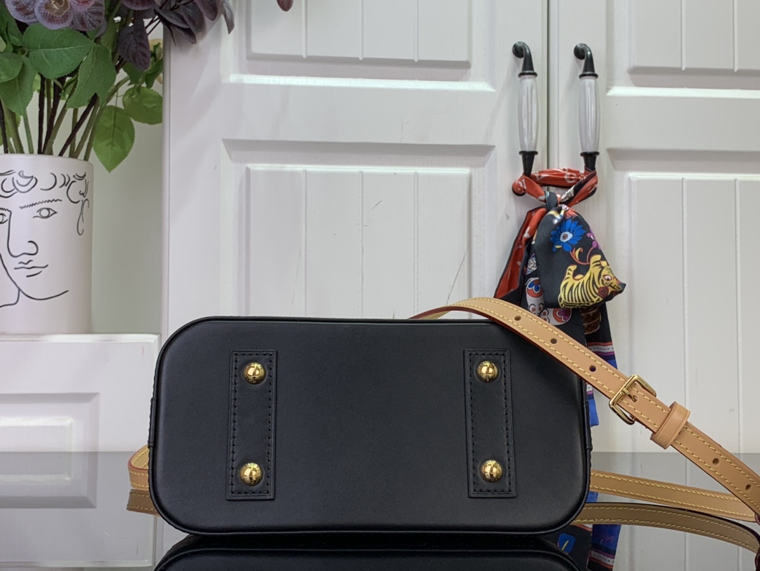 LV ALMA BB Handbag