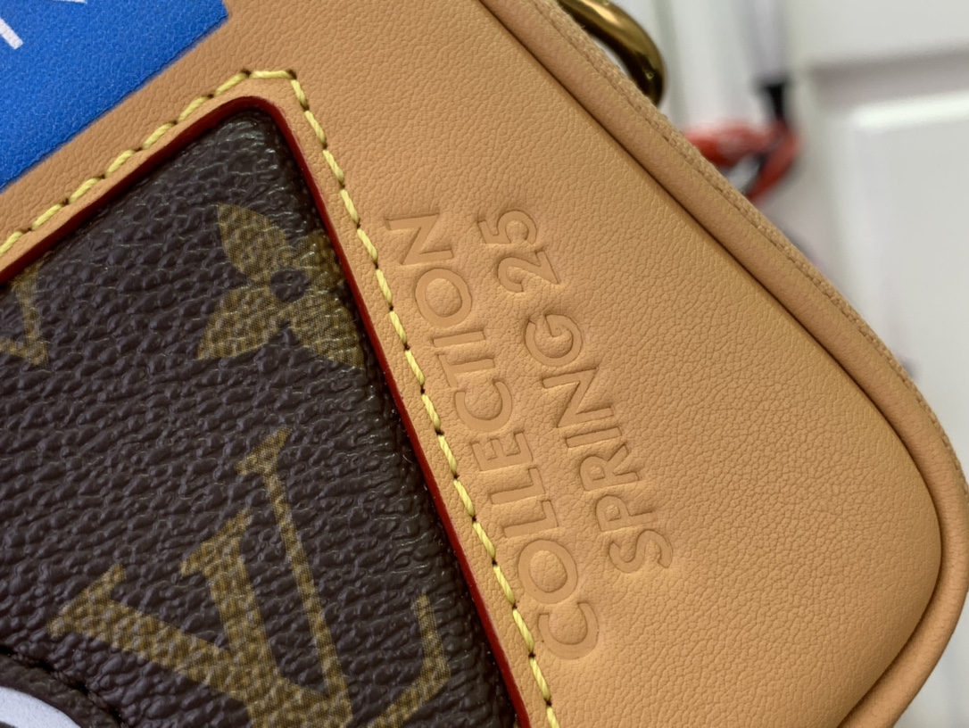 LV BALADEUR WEARABLEWALLET Handbag