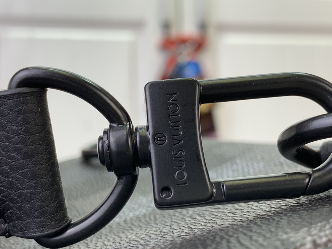 LV Bolsa Sling Avenue