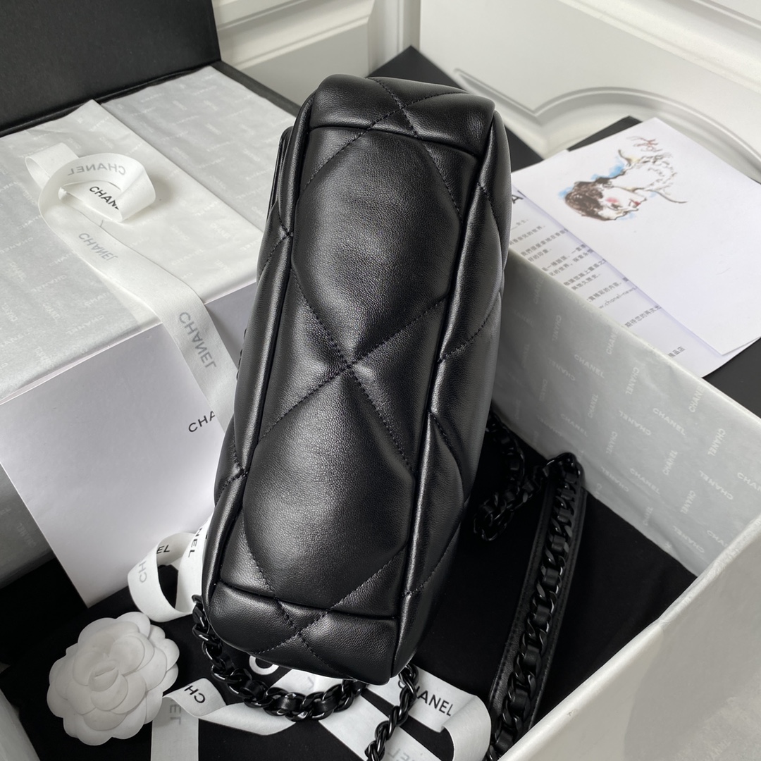 Small Chanel Fall/Winter 2021 19