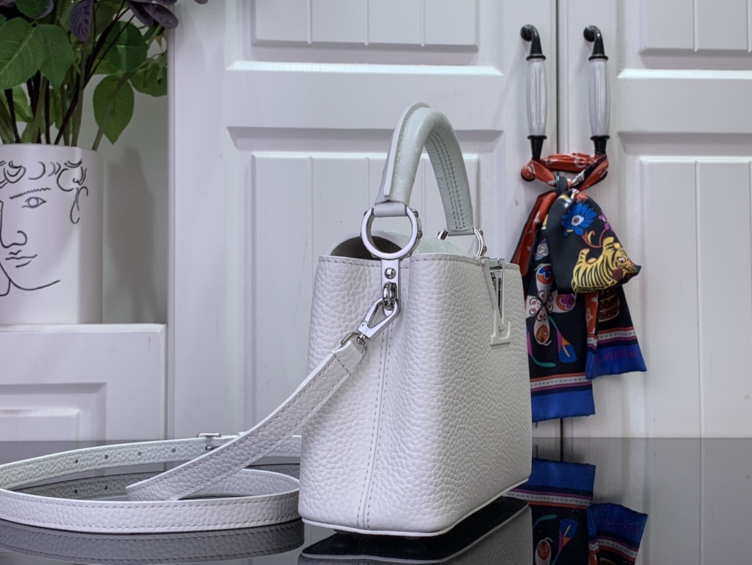 Louis Vuitton - Capucines Mini Bag