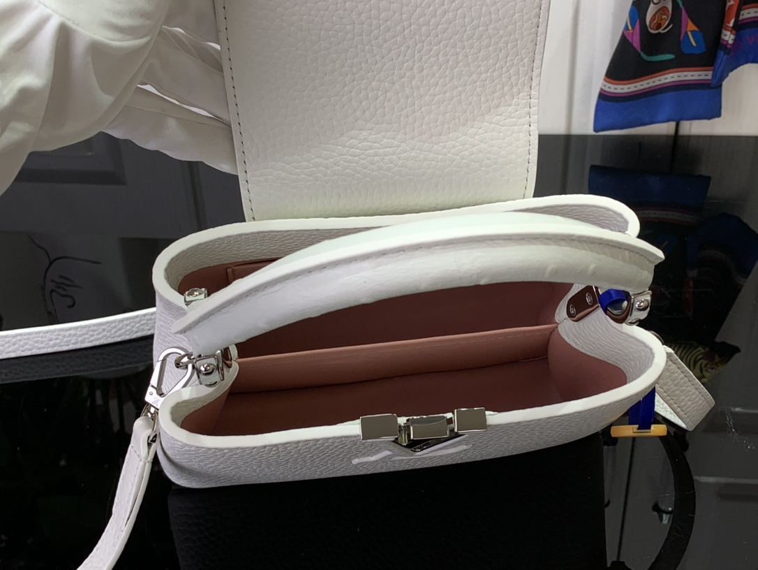 Louis Vuitton - Capucines Mini Bag