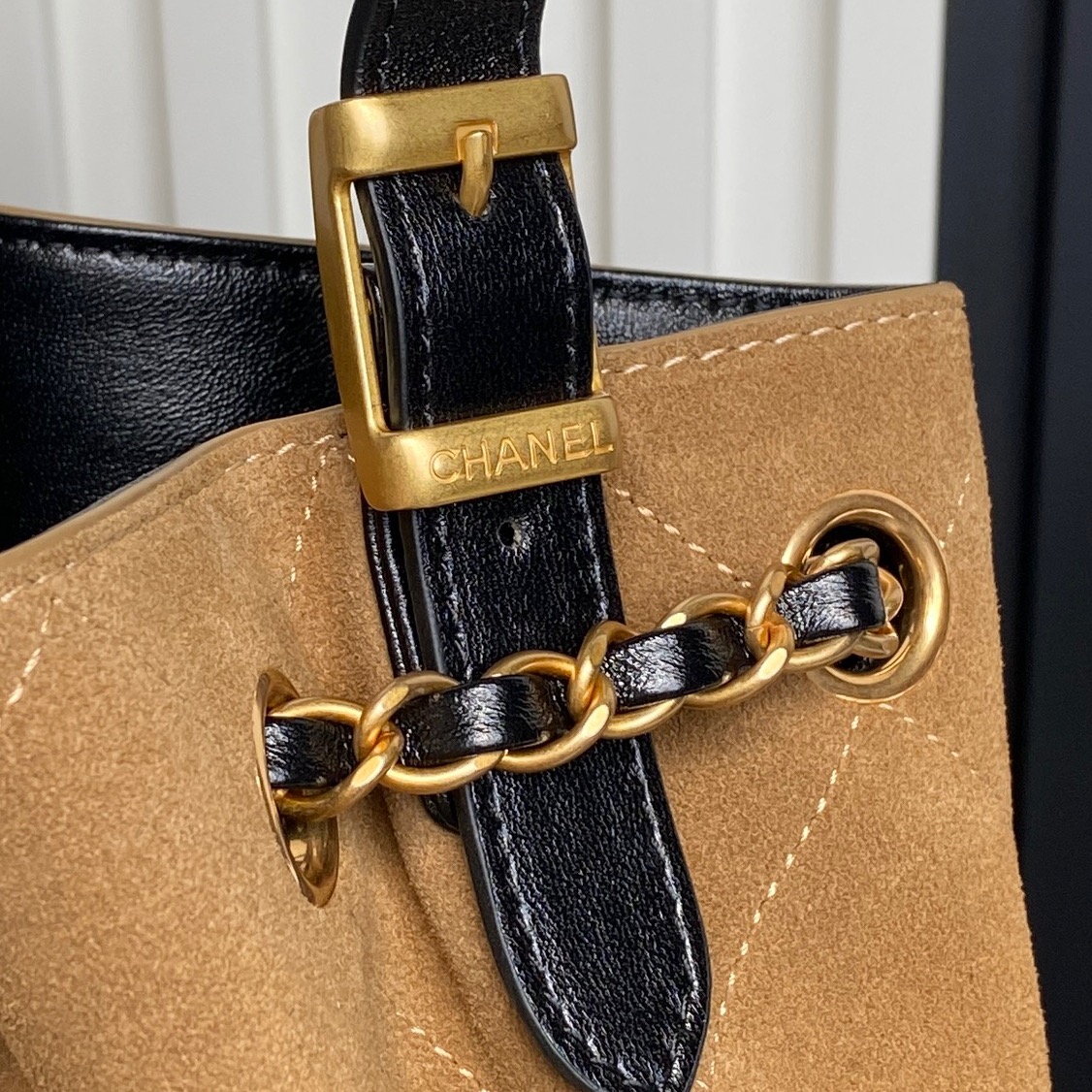 Chanel Classic 25A Métiers d'Art Hobo Bag